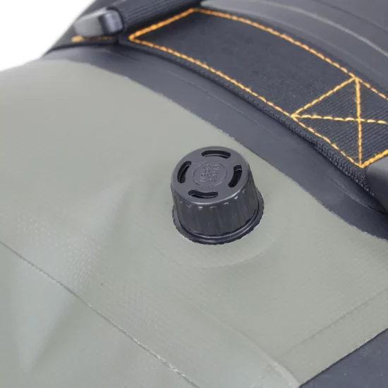 Photo de détail de la valve du sac de sport imperméable